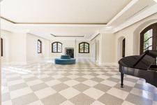 Enlarge photo 16