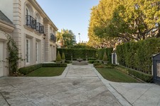 Enlarge photo 89