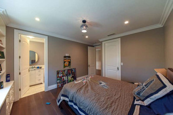 Enlarge photo 24