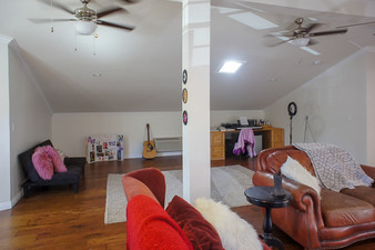 Enlarge photo 47