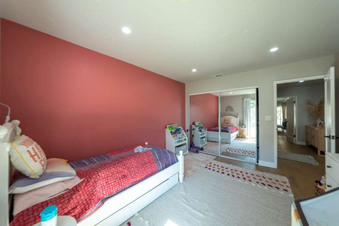 Enlarge photo 25
