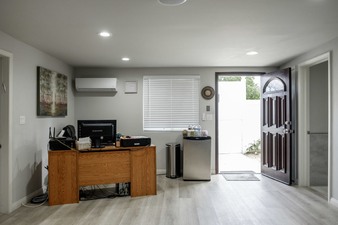 Enlarge photo 40