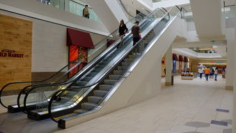 Burbank Town Center 4