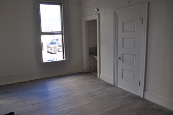 Enlarge photo 2