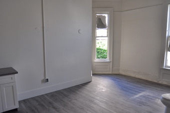 Enlarge photo 2