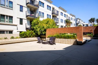 A2F 5600 WILSHIRE