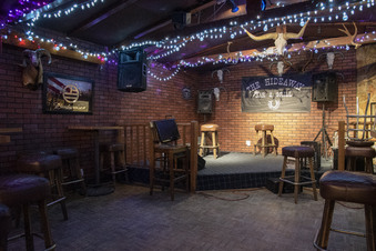 HIDEAWAY BAR