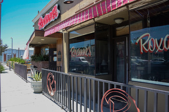 ROXANNE'S BAR