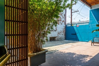 Enlarge photo 13