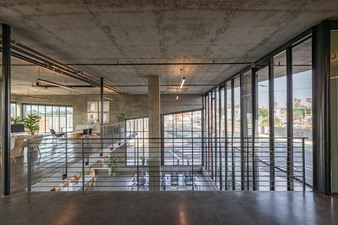 Enlarge photo 40