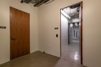 Enlarge photo 105