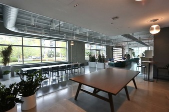 Enlarge photo 58