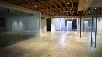 Enlarge photo 24
