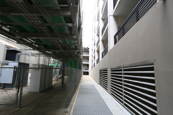 Enlarge photo 64