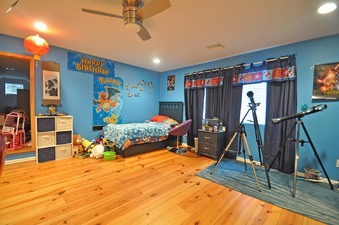 Enlarge photo 35