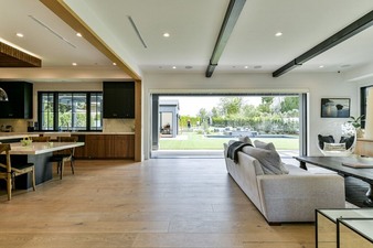 Enlarge photo 12