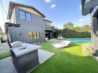 Enlarge photo 33