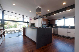 Enlarge photo 24