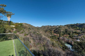 Enlarge photo 53