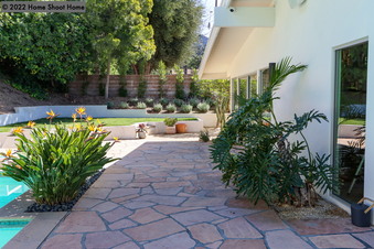 Enlarge photo 21