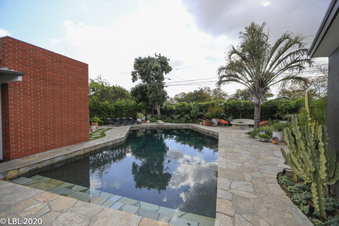 Enlarge photo 32