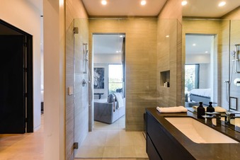 Enlarge photo 48