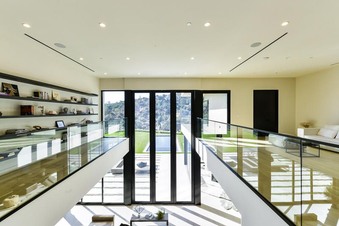 Enlarge photo 53
