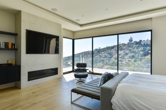 Enlarge photo 68