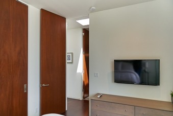 Enlarge photo 75