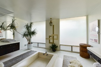 Enlarge photo 38