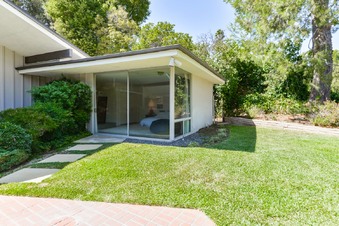 Enlarge photo 40