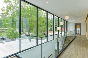 Enlarge photo 16