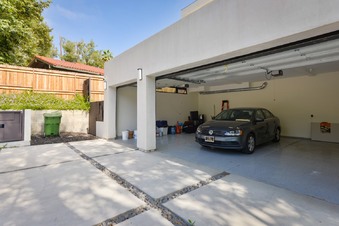 Enlarge photo 19
