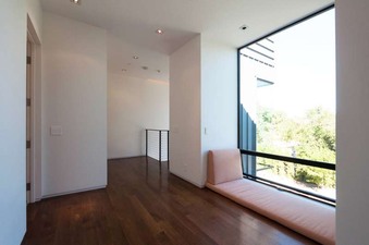 Enlarge photo 46