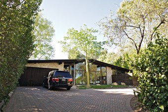 Enlarge photo 1