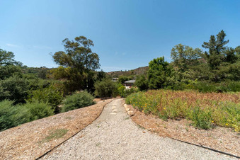 Enlarge photo 144