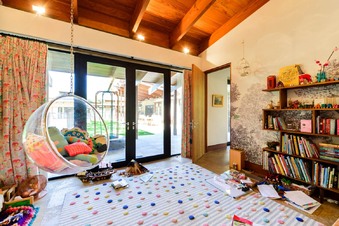 Enlarge photo 68