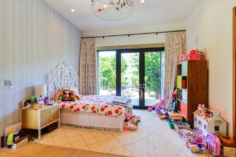 Enlarge photo 81