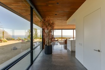 Enlarge photo 19