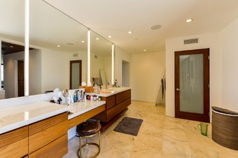 Enlarge photo 40