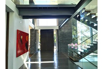 Enlarge photo 18