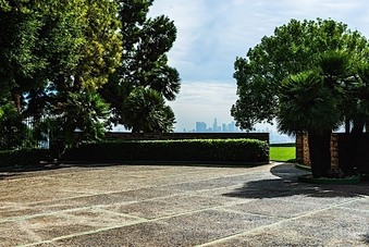 Enlarge photo 8