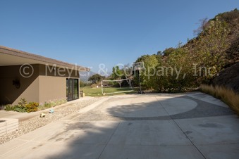Enlarge photo 109