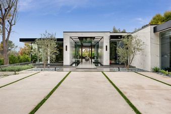 Enlarge photo 8