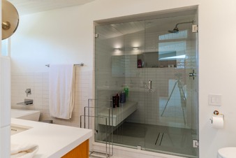 Enlarge photo 35