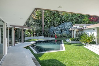 Enlarge photo 115