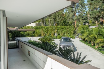 Enlarge photo 24