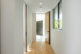 Enlarge photo 44