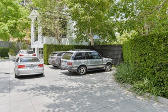 Enlarge photo 2