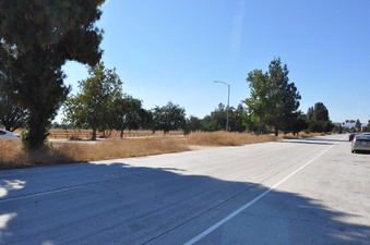 WOODLEY AVE